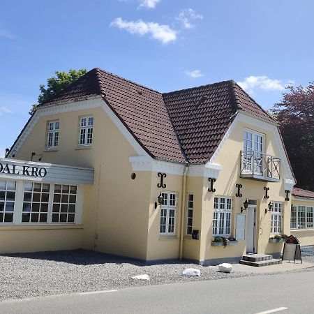 Skovdal Kro Hotel Jelling Buitenkant foto